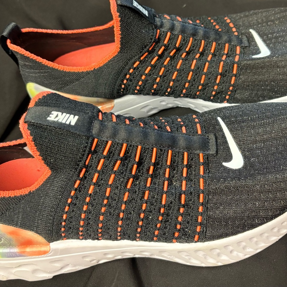 Women's Nike React Phantom
Running Shoes Size 11